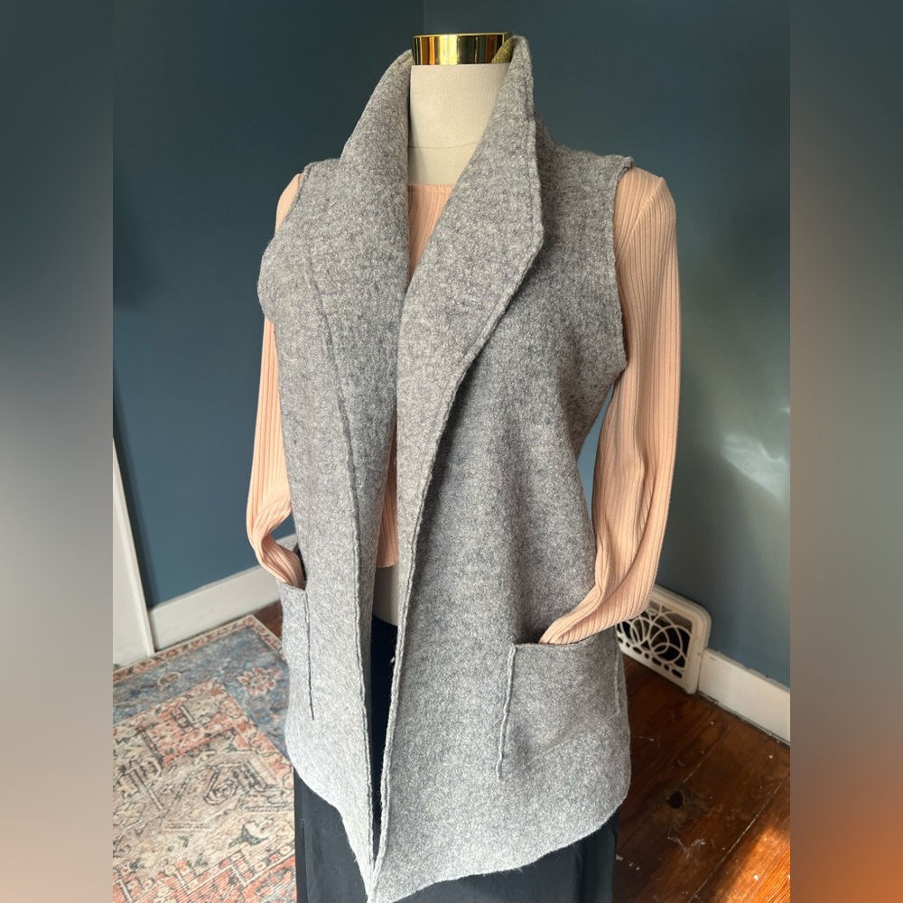 Tahari Raw Hem Heather Gray Open Front Wool Vest